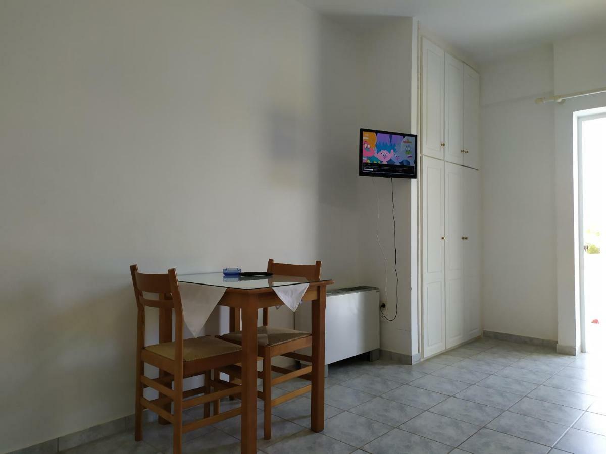 Makinia Beach Nafpaktos Exterior photo